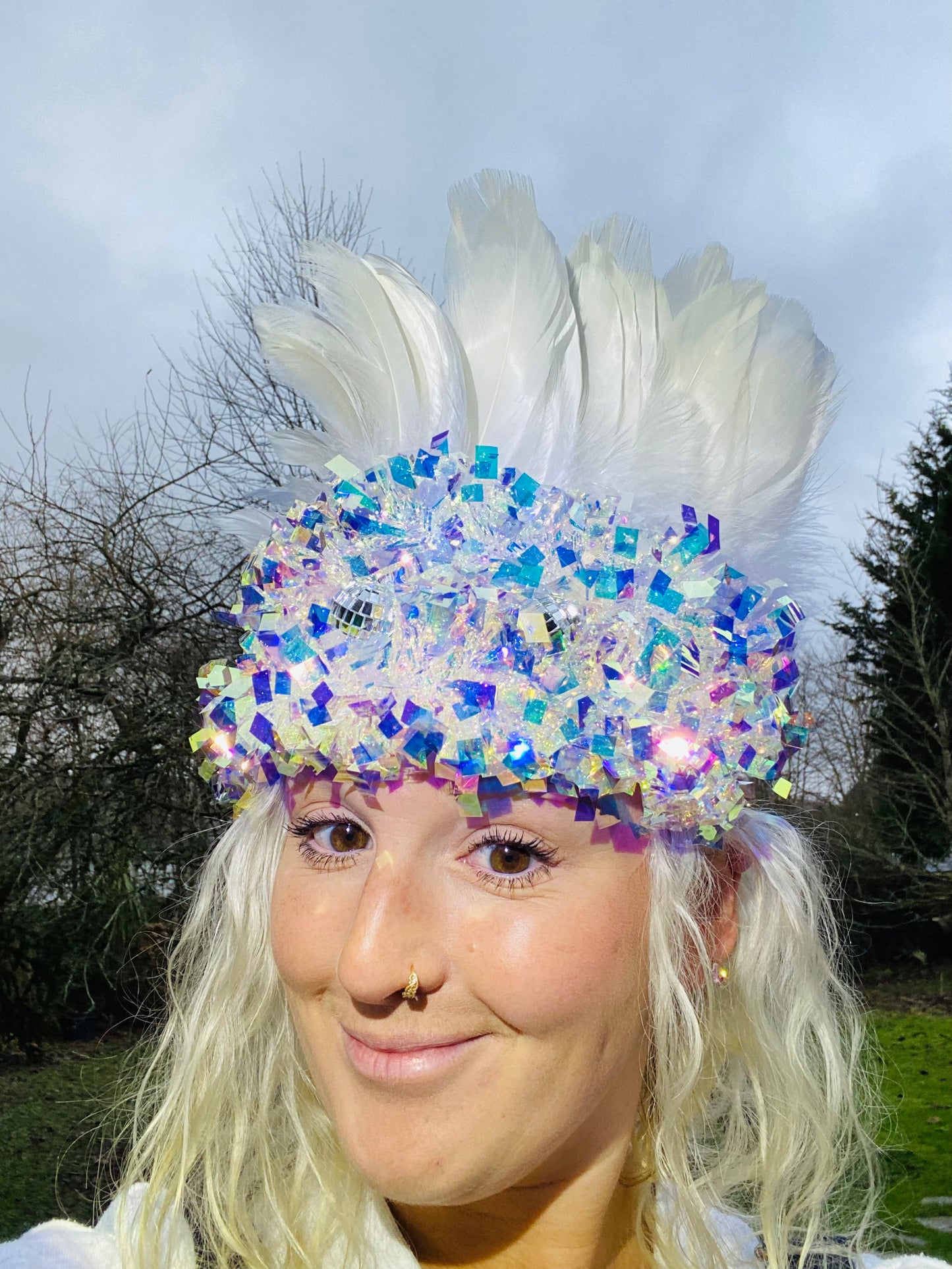 Disco time deluxe white feather headdress